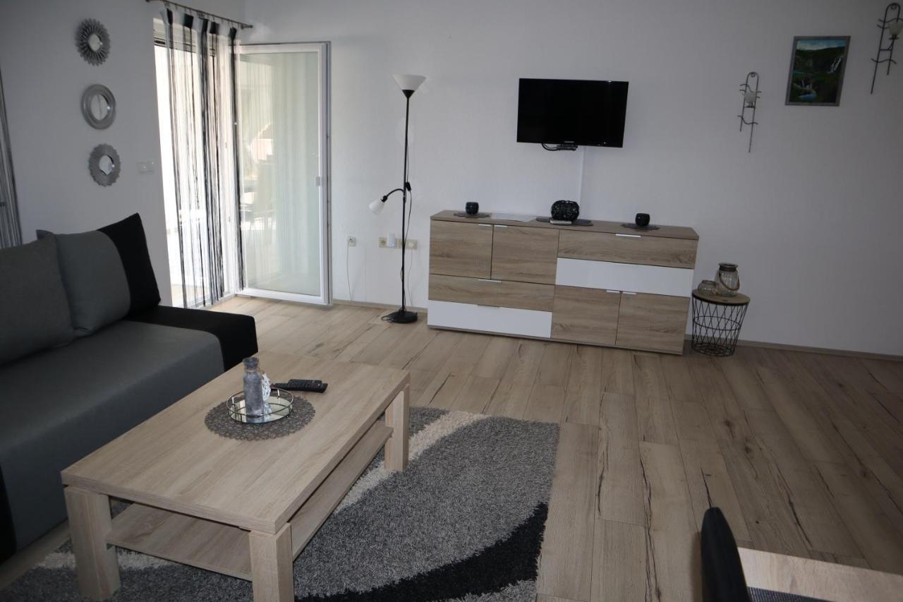 Apartmani Sanja Vir Eksteriør bilde