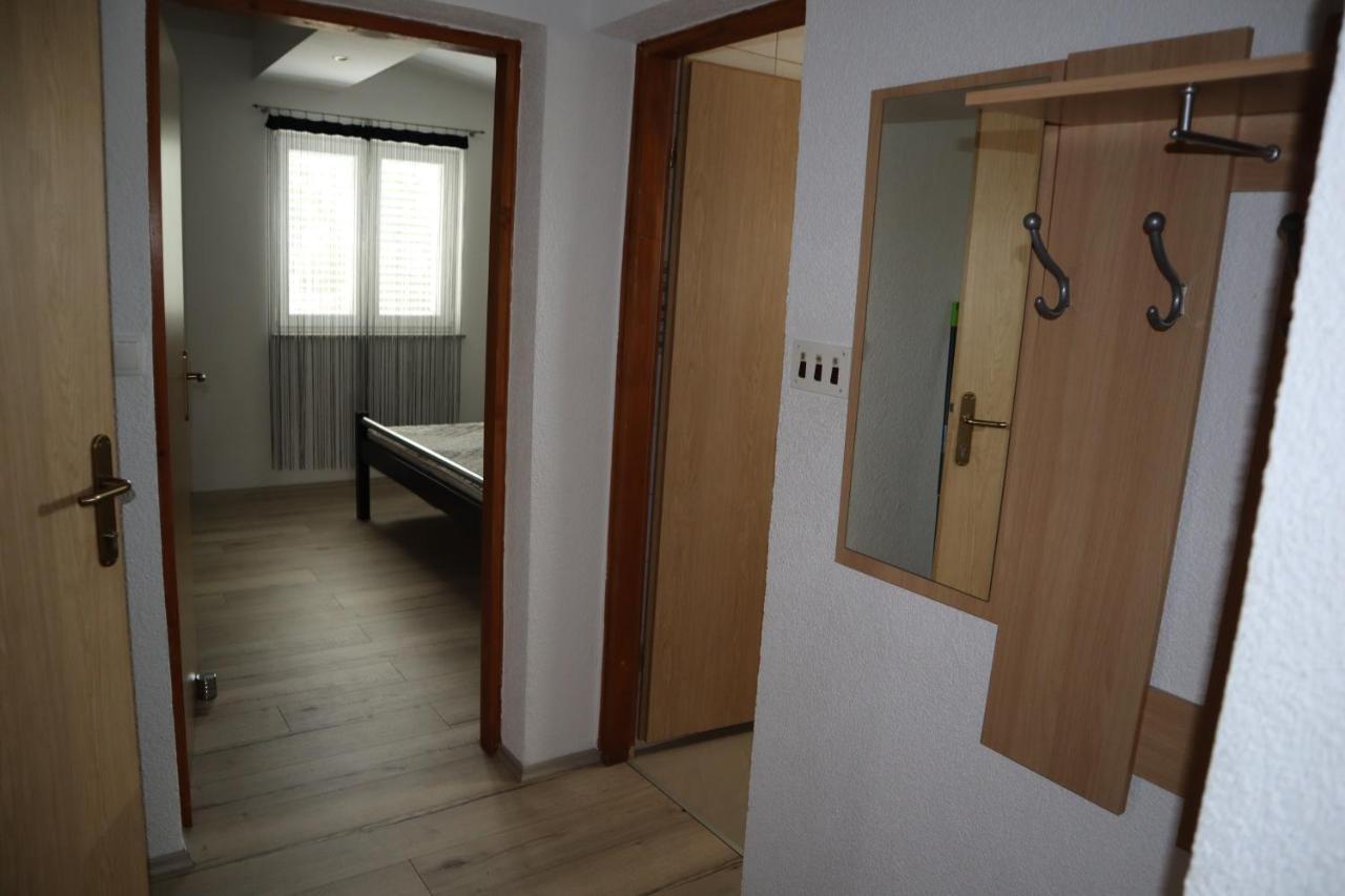 Apartmani Sanja Vir Eksteriør bilde
