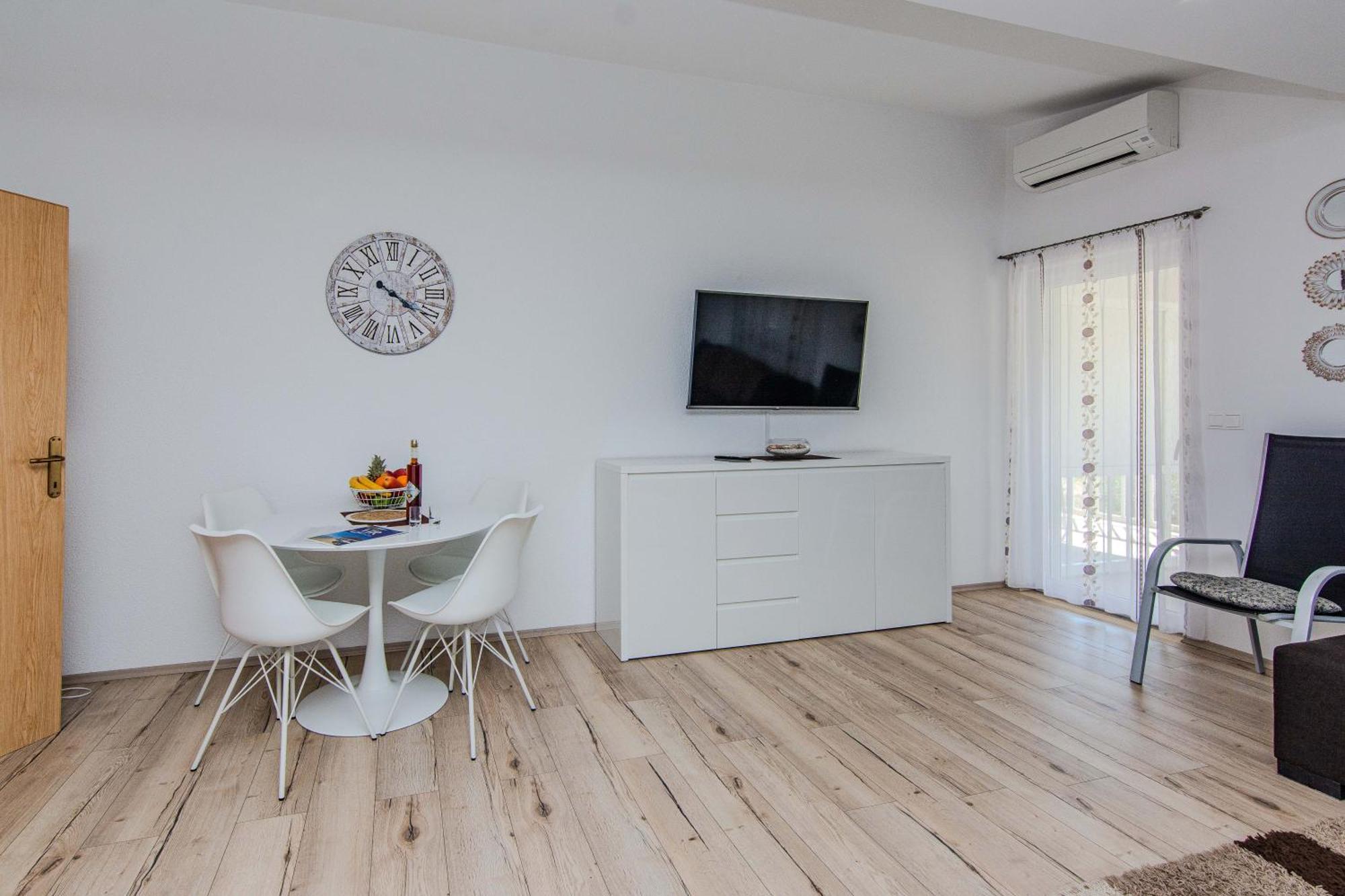 Apartmani Sanja Vir Eksteriør bilde